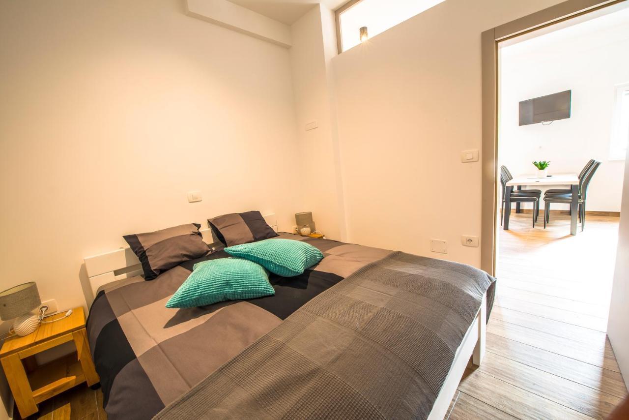 Apartmaji Prton โบเว็ก ภายนอก รูปภาพ