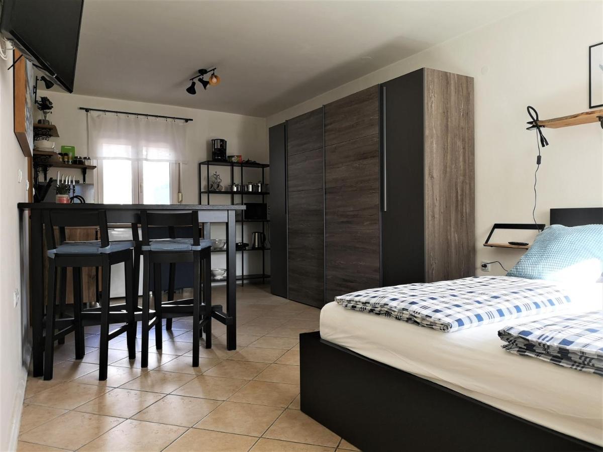 Apartmaji Prton โบเว็ก ภายนอก รูปภาพ